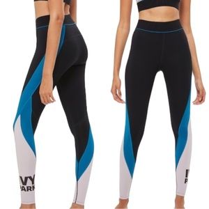IVY PARK Colorblock Ankle Leggings. Size Medium